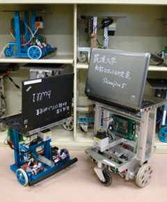 筑波大学知能ロボット研究室で研究の基盤として用いている移動ロボット“山彦”シリーズ